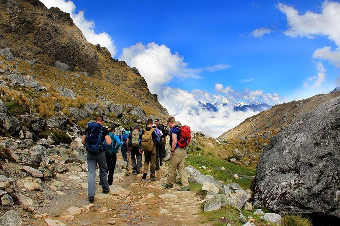 short-inca-trail-to-machu-picchu-2-days-1-night