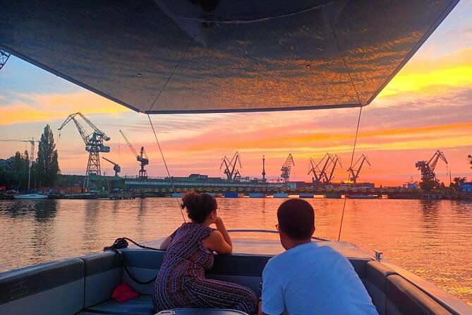 sightseeing-cruise-around-the-old-town-of-gdansk