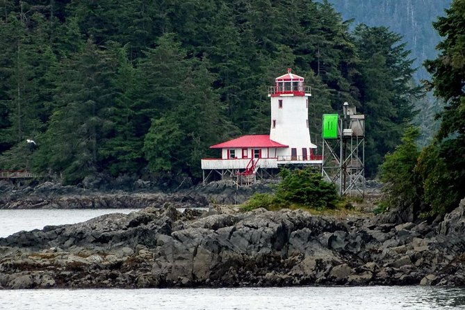 sitka-boat-and-sea-kayaking-adventure