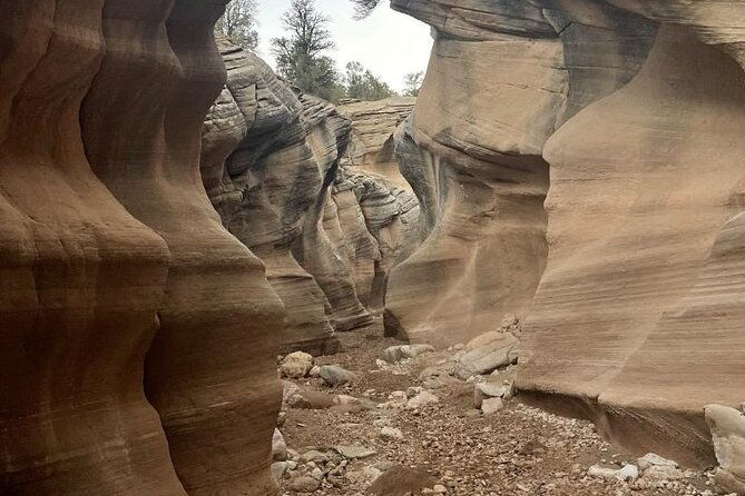 slot-canyon-2hr-tour-at-willis-creek-2