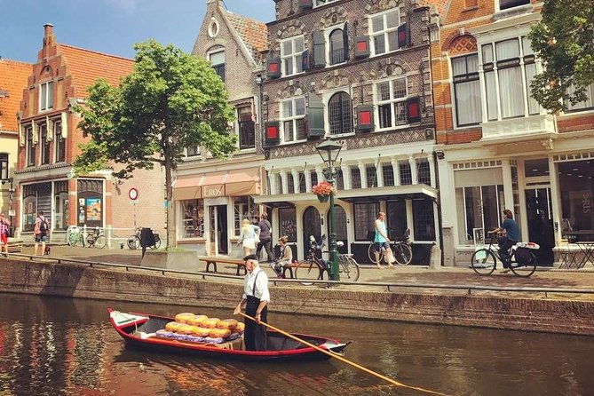 small-group-alkmaar-city-walking-tour-english