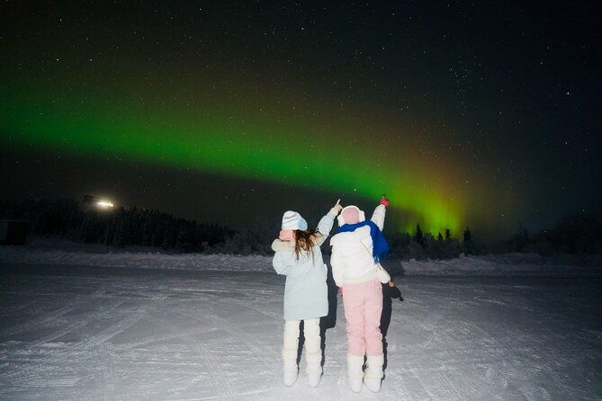 small-group-aurora-viewing-tour-with-free-photography