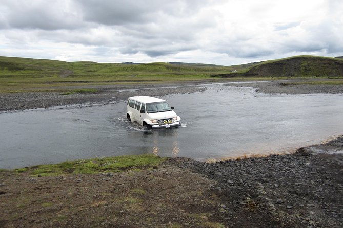 small-group-day-tour-to-lakagigar-volcano-by-super-jeep-from-klaustur