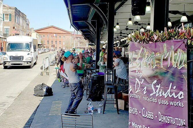 small-group-locals-guide-to-the-french-quarter-tour