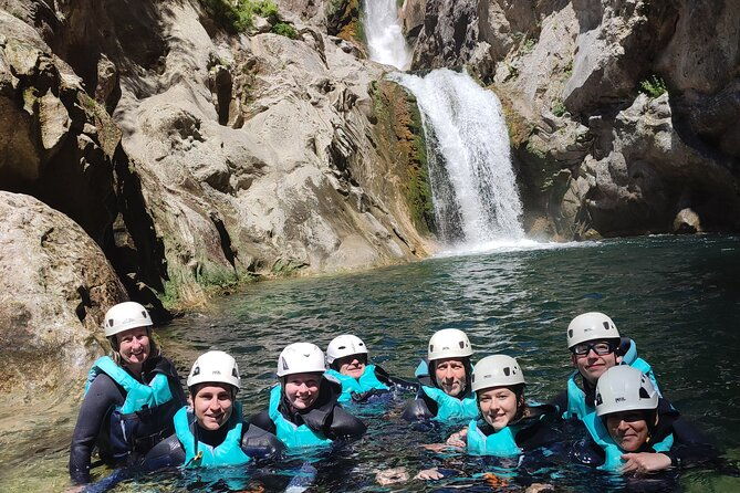 small-group-tour-of-canyoning-in-cetina-river-canyon-4