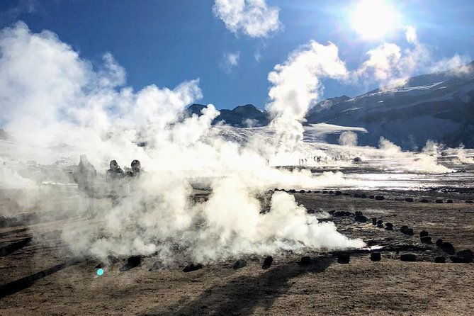 small-group-tour-to-tatio-geysers-machuca-village-rio-putana-wetlands