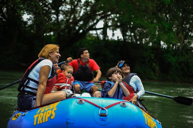 small-group-twilight-wildlife-boat-tour-in-la-fortuna