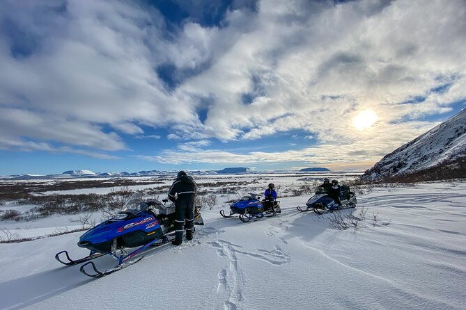 snowmobile-tour-by-lake-myvatn-4