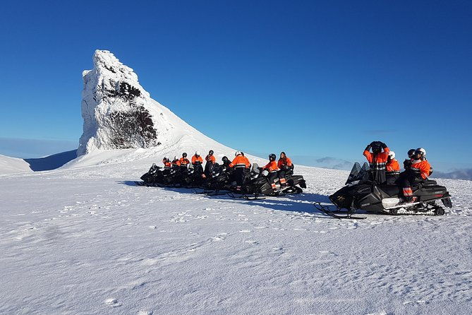 snowmobiling-on-eyjafjallajokull-2