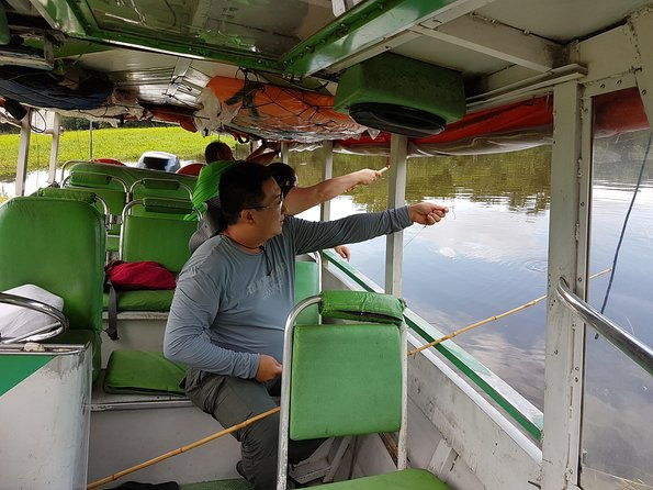 solimoes-river-piranha-fishing-and-alligator-watching-tour
