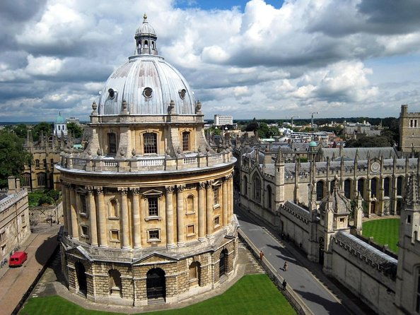 solo-travellers-university-or-harry-potter-private-group-tour