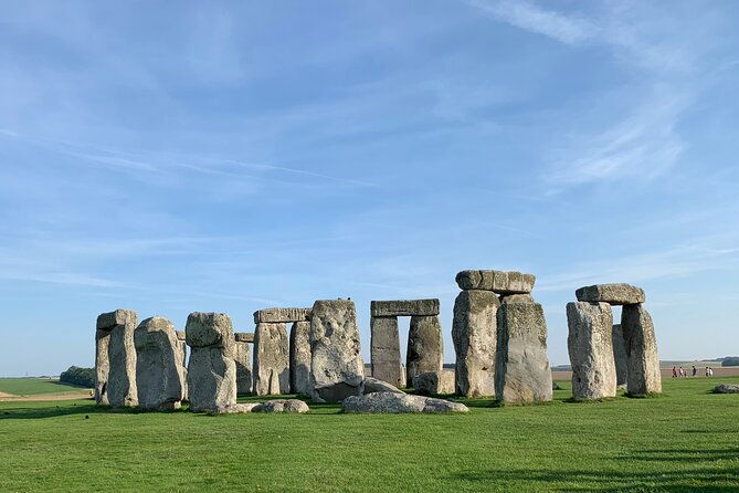 southampton-to-london-visiting-stonehenge-or-windsor-castle