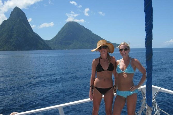 st-lucia-catamaran-day-sailing-and-sightseeing-tour
