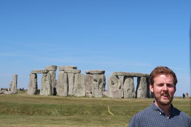 stonehenge-half-day-luxury-guided-tour-from-bath-for-2-8