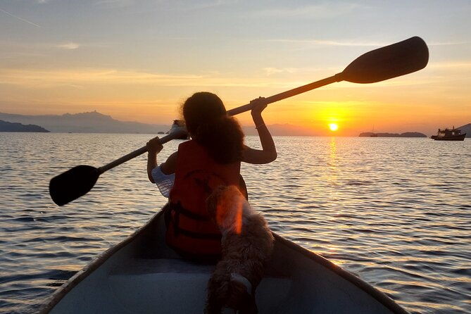 sunrise-paddling-in-paraty