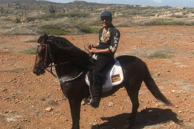 sunset-horseback-ride-in-aruba