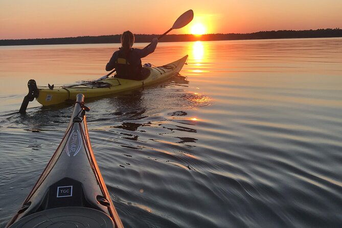 sunset-kayaking-in-stockholm-archipelago-exclusive-small-group