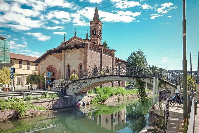 sunset-navigli-boat-tour-in-milan-with-optional-aperitivo-3