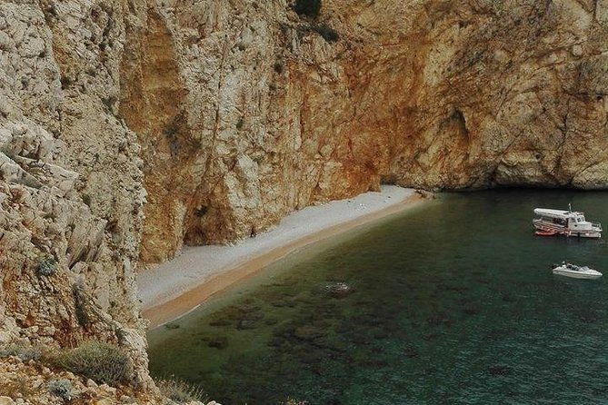 swimming-and-snorkeling-on-wild-bays-with-captain-bobo