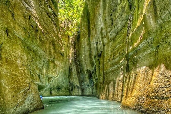 taino-bay-amber-cove-7-damajagua-waterfall-lunch-excursion