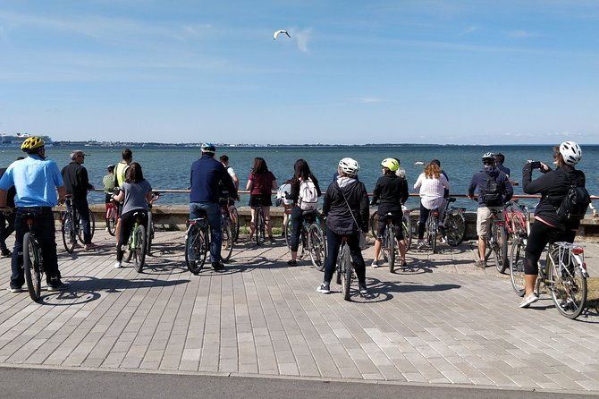 tallinn-bike-tour-with-electric-bikes