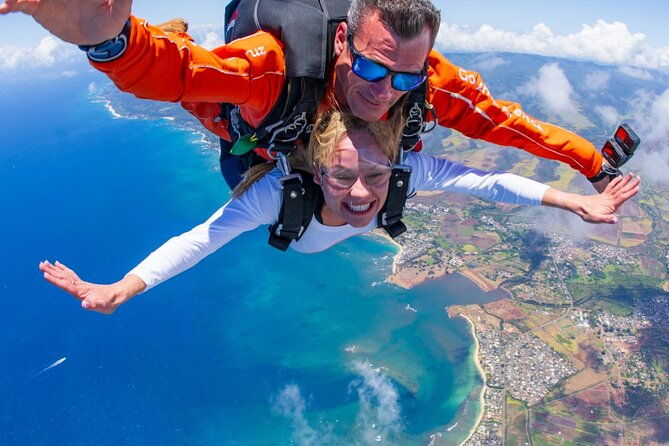tandem-skydiving-with-gojump-in-hawaii-2