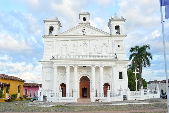 the-best-colonial-town-with-clobbestone-streets-suchitoto-and-ilopango-lake