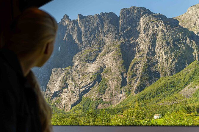the-golden-train-on-rauma-railway-in-romsdalen