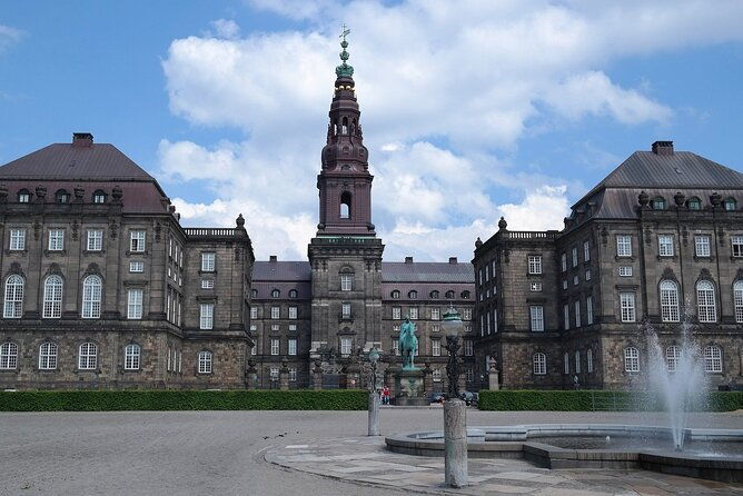 the-murder-by-christiansborg-palace-interactive-mystery-hunt