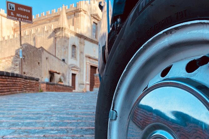 the-padrino-tour-savoca-and-forza-dagro-aboard-the-vintage-80s-minibus