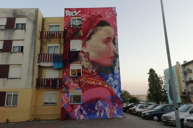 the-real-lisbon-street-art-small-group-guided-tour-by-minivan