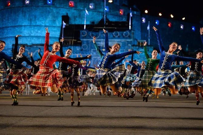 the-royal-military-tattoo-edinburgh-city-tour-rosslyn-chapel-and-dinner