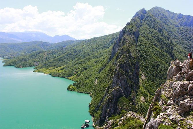 tirana-walking-tour-and-bovilla-lake-3-6-pax-2