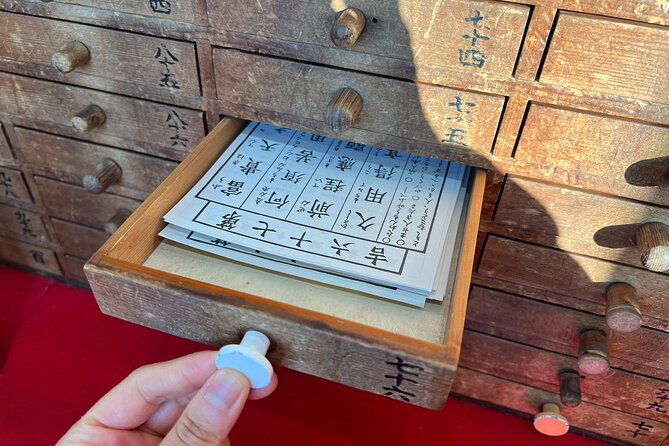 tokyo-walking-tour-of-sensoji-temple-and-surroundings-in-asakusa