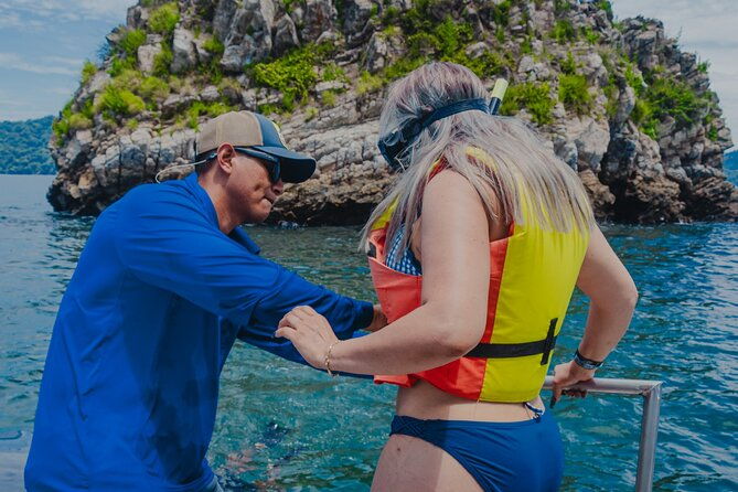 tortuga-island-full-day-tour-from-san-jose-with-lunch