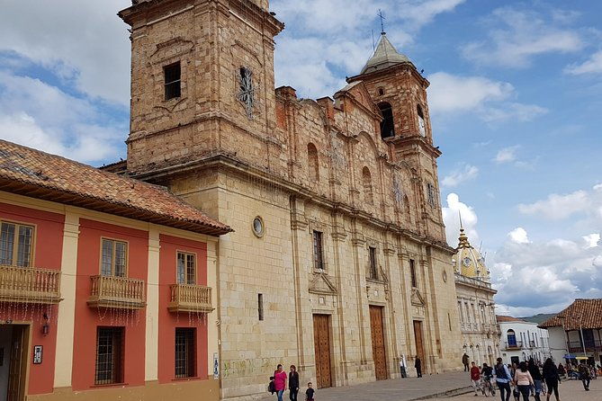 tour-of-zipaquira-visit-the-salt-cathedral-and-the-main-squares
