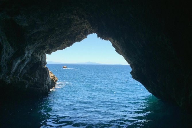 tour-the-sea-grottoes-of-the-amalfi-coast-2