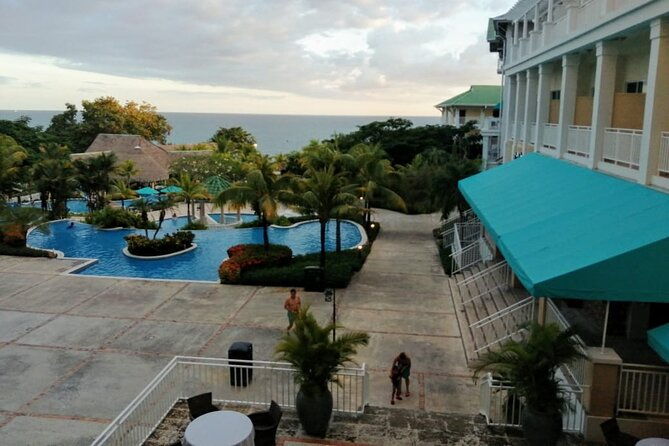 transfer-tocumen-international-airport-playa-blanca-rio-hato-buena-ventura