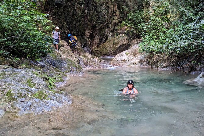 trekking-rappelling-waterfalls-in-dominican-republic