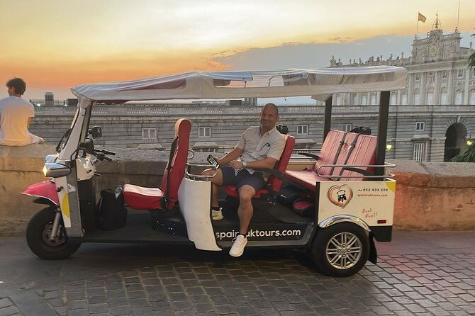tuk-tuk-guided-tour-in-madrid-3-hours