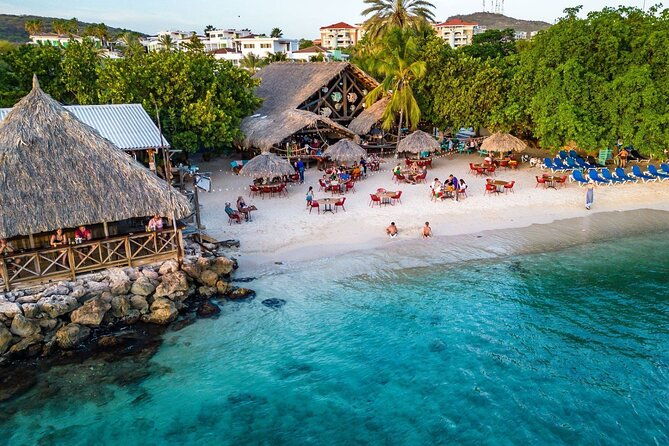 tuktuks-adventure-fun-tour-in-curacao