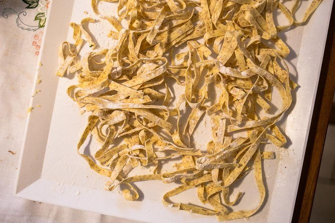 tuscan-pasta-wine-experience-in-san-gimignano-cook-taste