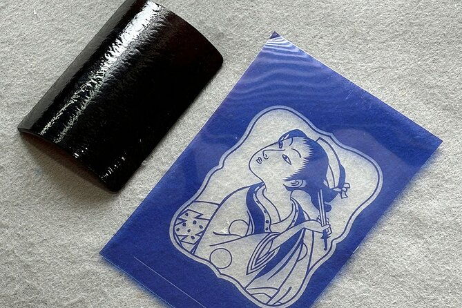ukiyoe-art-on-glass-labels-for-japanese-sake