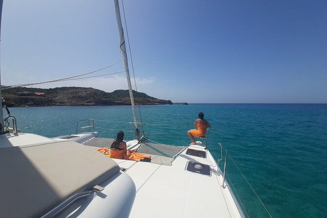 unique-aperitif-experience-at-sunset-on-a-catamaran