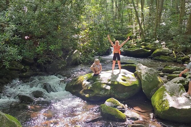 unplugged-waterfall-hike-in-the-smokies