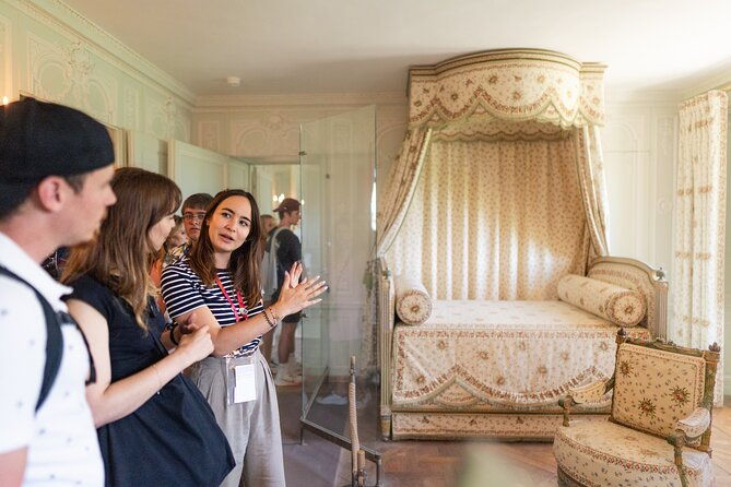 versailles-marie-antoinette-afternoon-guided-tour-with-petit-trianon-hamlet