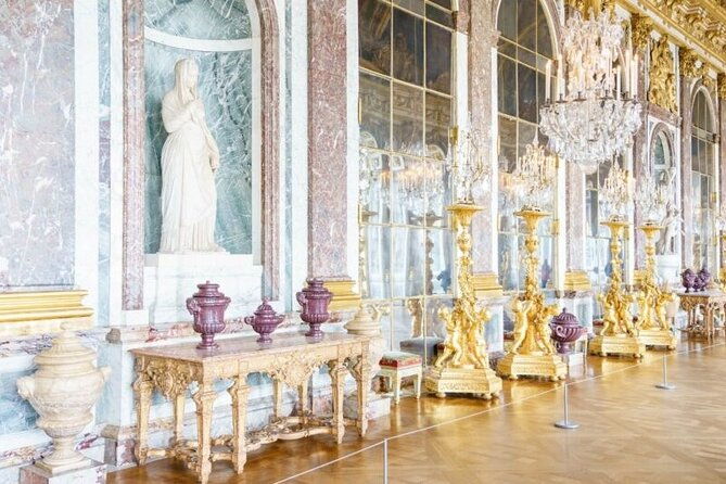 versailles-royal-palace-gardens-with-exclusive-petit-apartments