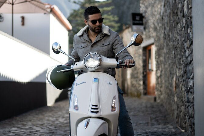 vespa-primavera-24-hour-rental-in-madeira-2