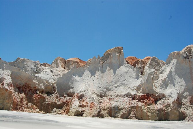 walk-to-morro-branco-beach-praia-das-fontes