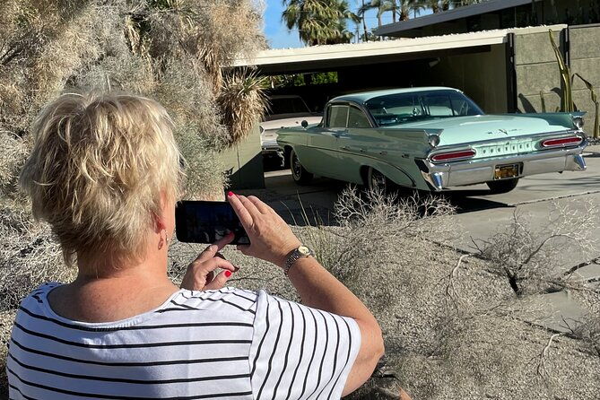 walking-palm-springs-twin-palms-private-tour